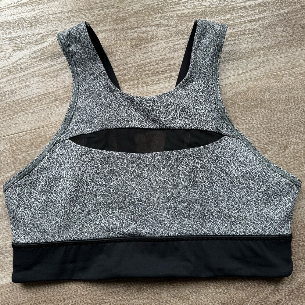 Lululemon high neck sports bra Strappy back women’s medium 8 grey mesh black